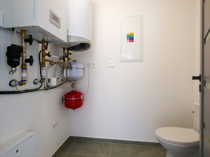 Kompletne zrekonštruovaný 4 izbový rodinný dom - Oponice — foto 19
