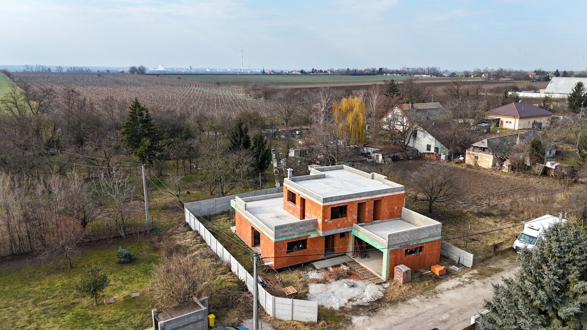 6 izbový rodinný dom s dvojgarážou   Cabaj - Riegler — foto 8