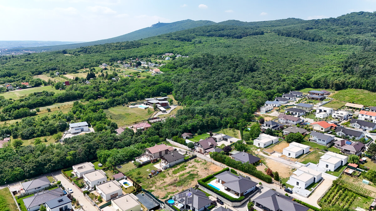 Pozemok už so stavebným povolením a projektom  - 805 m2 - Štitáre — foto 3