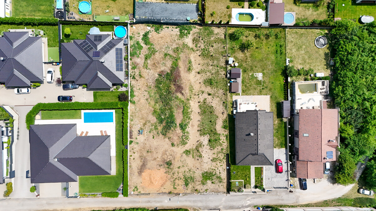 Pozemok už so stavebným povolením a projektom  - 805 m2 - Štitáre — foto 5
