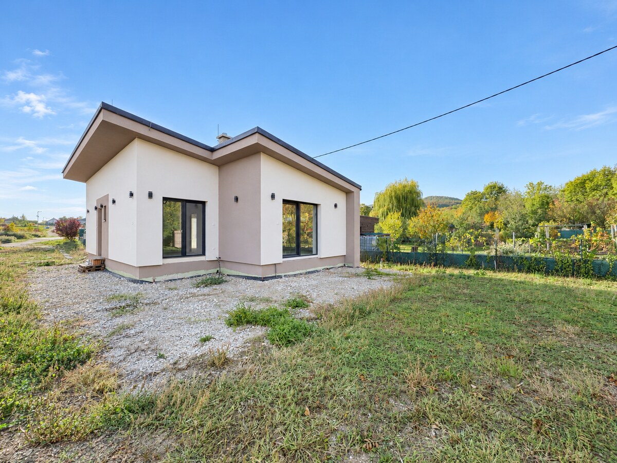 Novostavba moderného 4i rodinného domu v Štitároch — foto 2