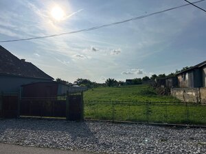 Stavebný pozemok 1 750 m² v centre obce Rumanová — foto 1