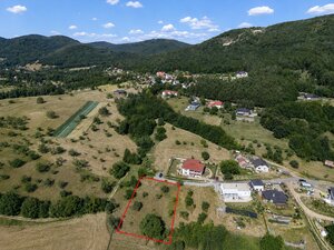 Stavebný pozemok 1 353 m² pri Tajchu s krásnymi výhľadmi — foto 1