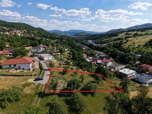 Stavebný pozemok 1 353 m² pri Tajchu s krásnymi výhľadmi — foto 3