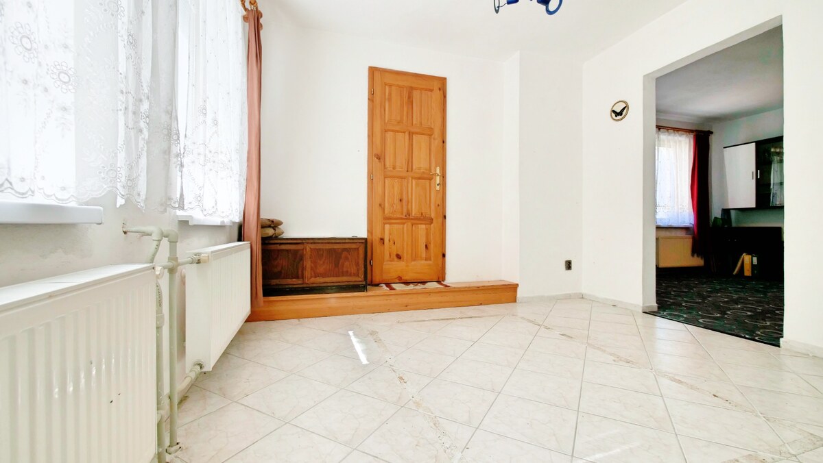 Veľký 5 izbový dom na predaj v obci Sklené — foto 11
