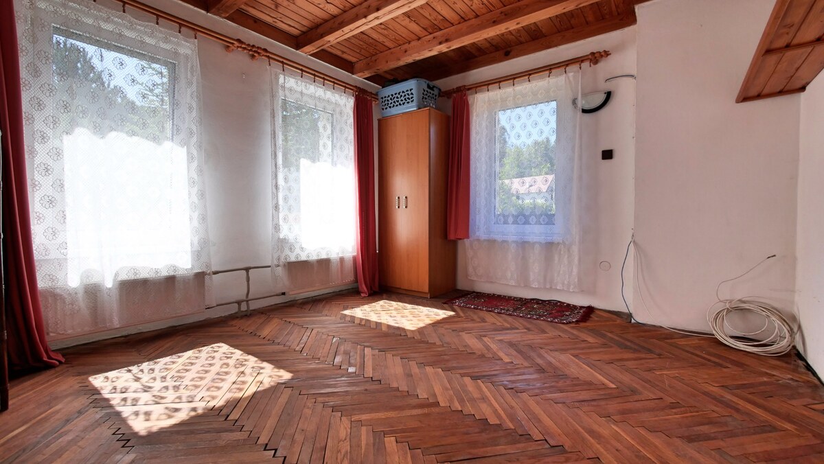 Veľký 5 izbový dom na predaj v obci Sklené — foto 14