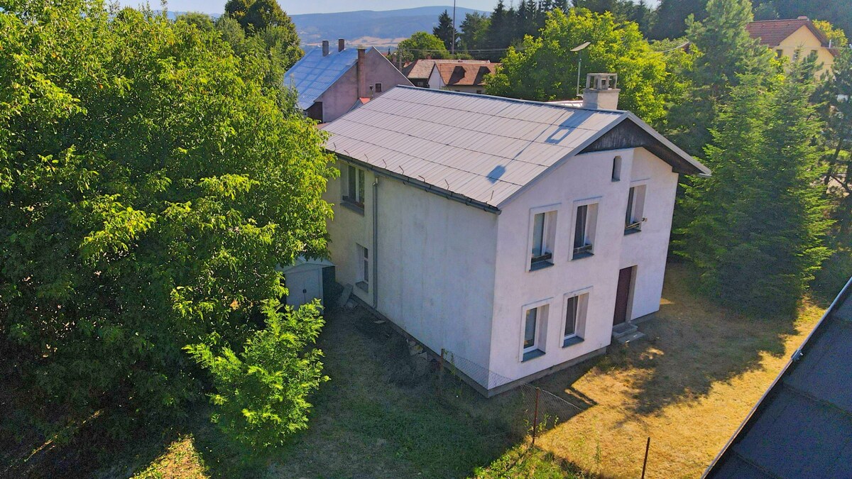 Veľký 5 izbový dom na predaj v obci Sklené — foto 2