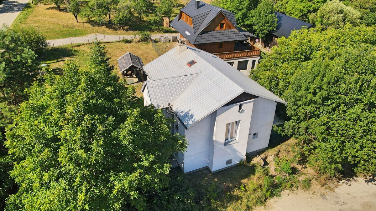 Veľký 5 izbový dom na predaj v obci Sklené — foto 3
