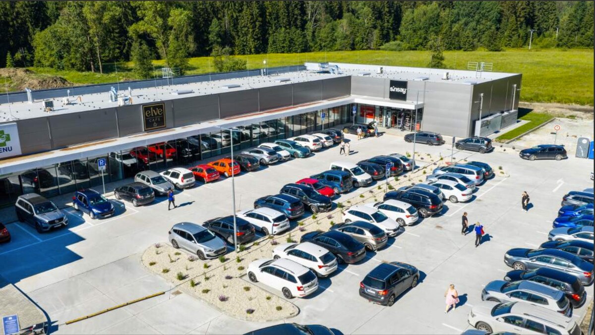 Miesto pre Vaše podnikanie! - Priestory na prenájom v OC Zákamenné — foto 2