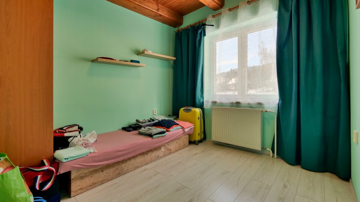 Praktický 8-izbový rodinný dom na Bystričke — foto 6