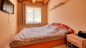 Praktický 8-izbový rodinný dom na Bystričke — foto 5
