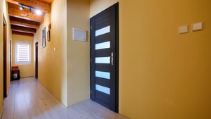 Praktický 8-izbový rodinný dom na Bystričke — foto 7