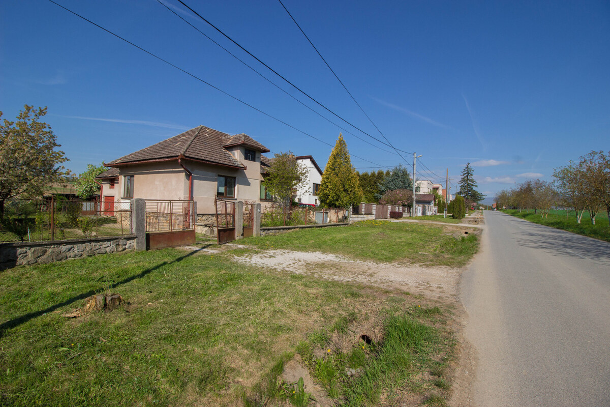 Tehlový rodinný dom s 12 á pozemkom, Paňovce — foto 2