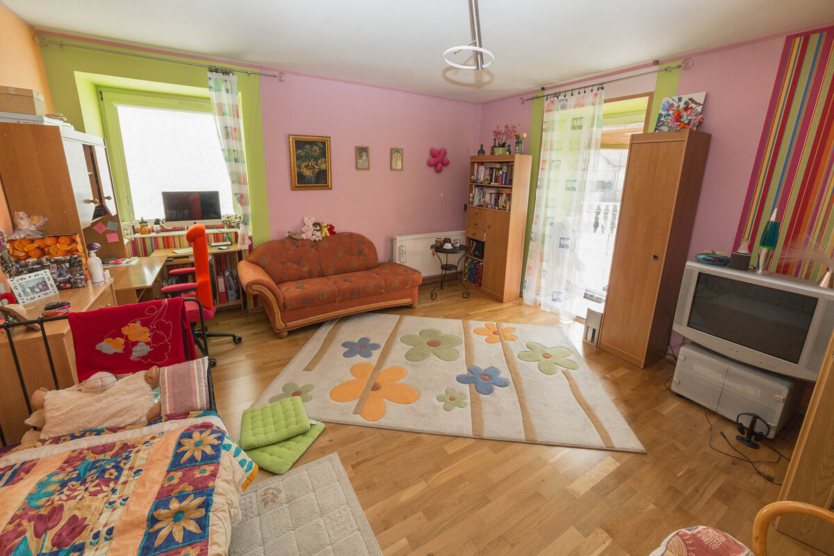 6-izbový rodinný dom s bazénom, Pereš — foto 14