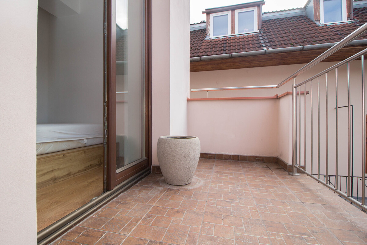 Prenájom v centre Košíc - mezonet s balkónom a výťahom — foto 4