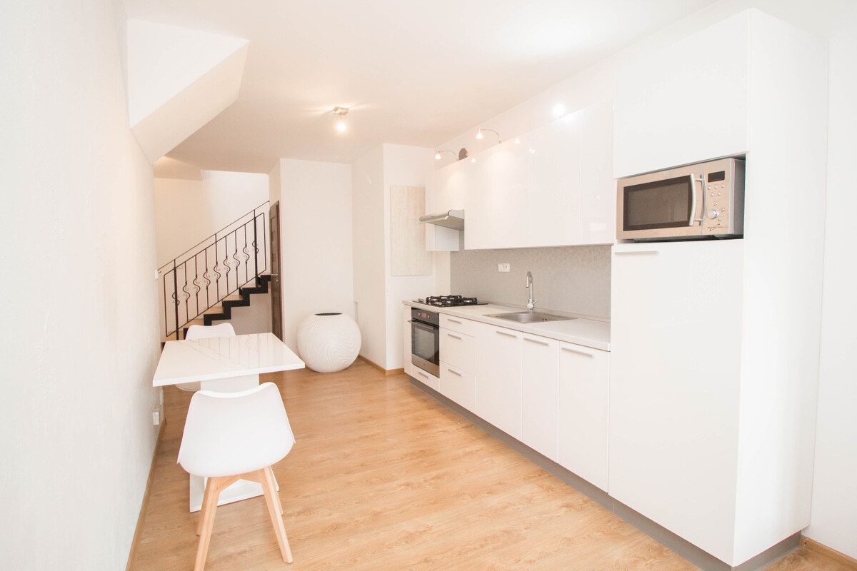 Prenájom v centre Košíc - mezonet s balkónom a výťahom — foto 7