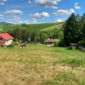 Slnečný stavebný pozemok 884 m2 v Ďurkovej — foto 5
