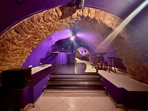 Podzemný priestor hudobného podniku, na Námestí SNP — foto 6