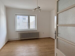 Exkluzívna ponuka na predaj, rodinný dom " Brestovany"  Horné Lovčice — foto 12