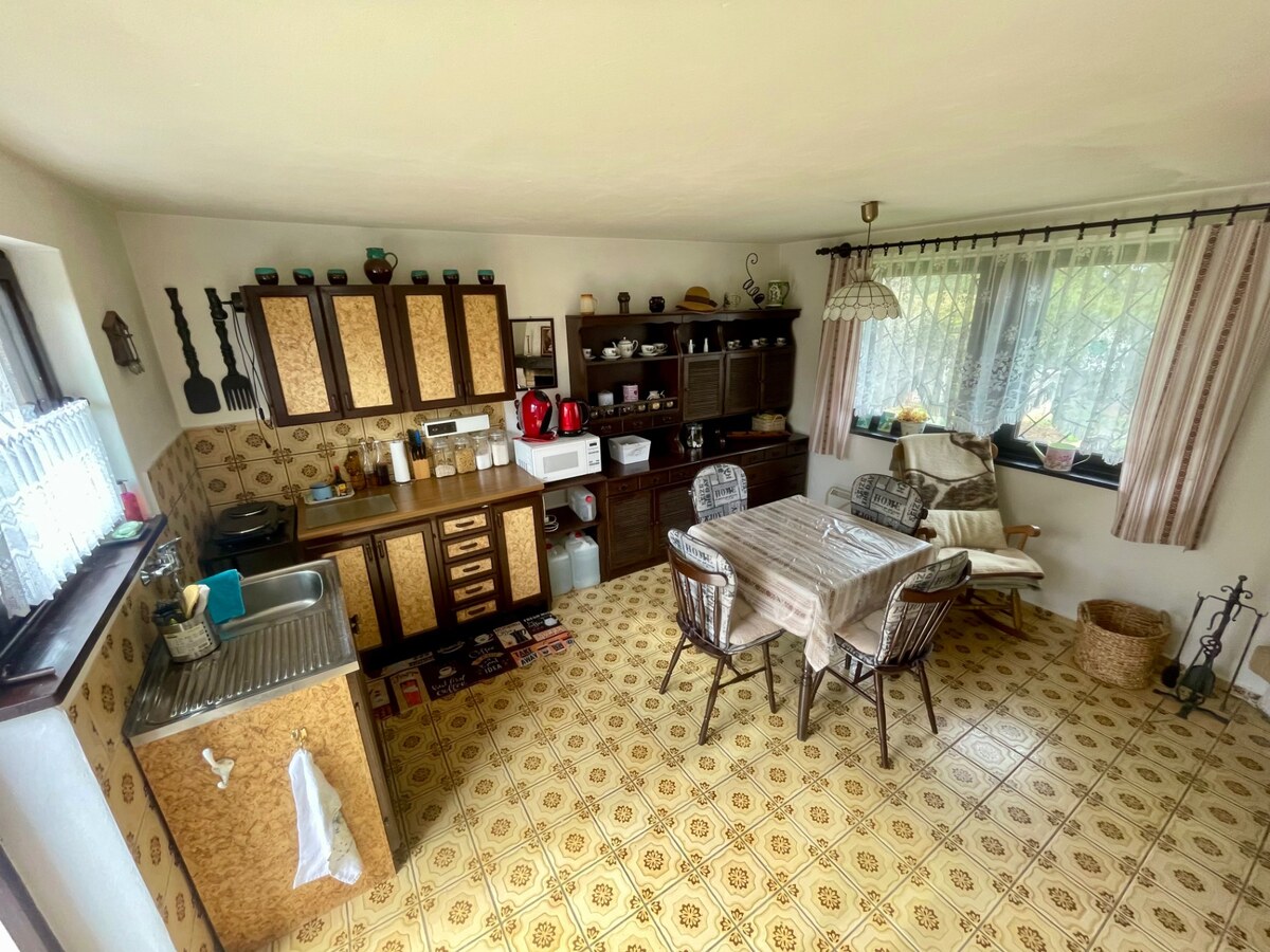 Murovaná chata nad priehradou v Suchej nad Parnou — foto 3