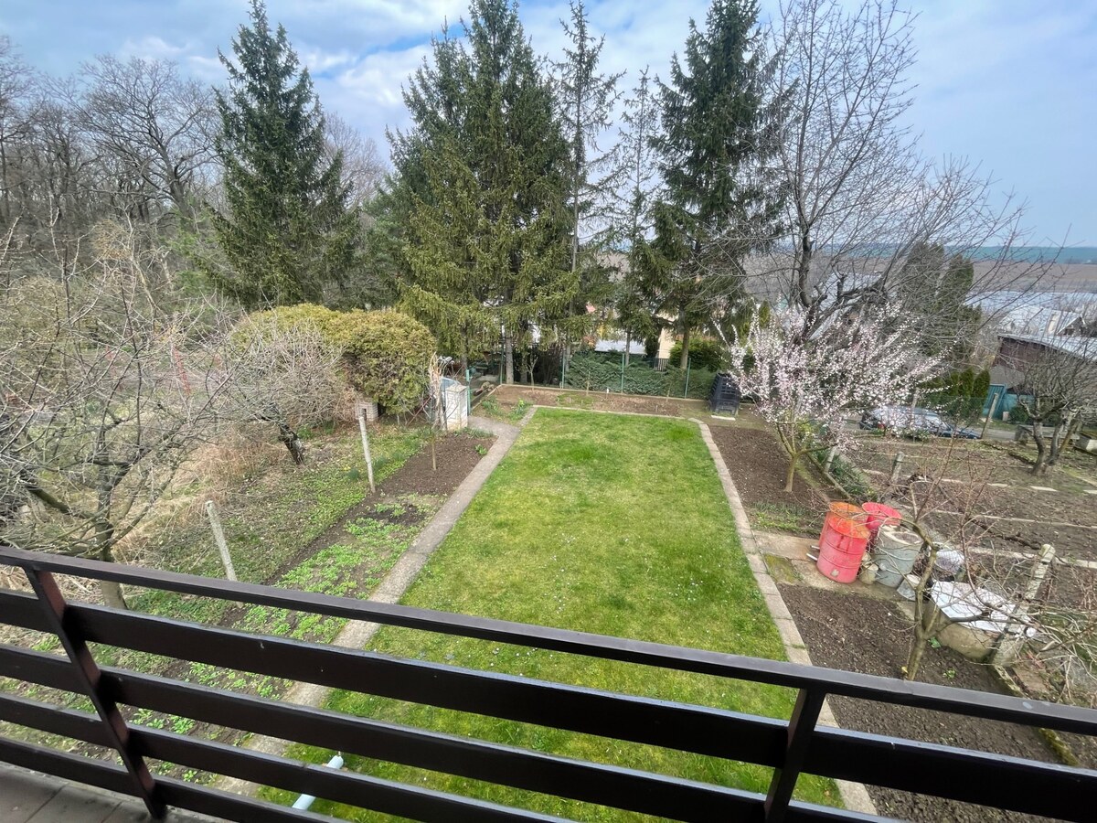 Murovaná chata nad priehradou v Suchej nad Parnou — foto 6