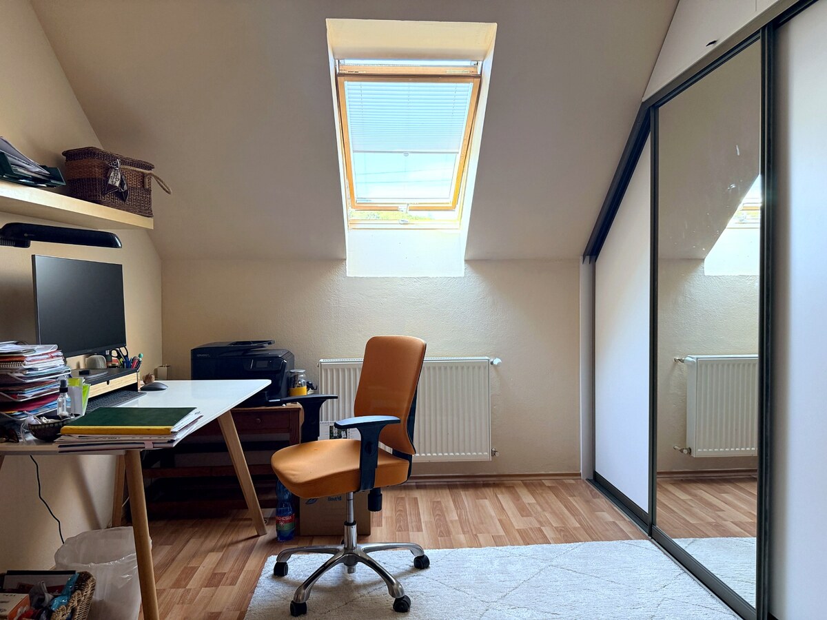 Priestranný 6-izbový dom na pozemku 872 m² – Častá — foto 8