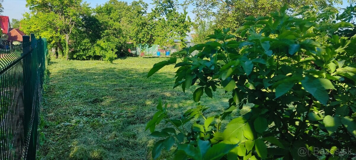 Slnečný stavebný pozemok v tichom srdci Dolného Dubového — foto 2