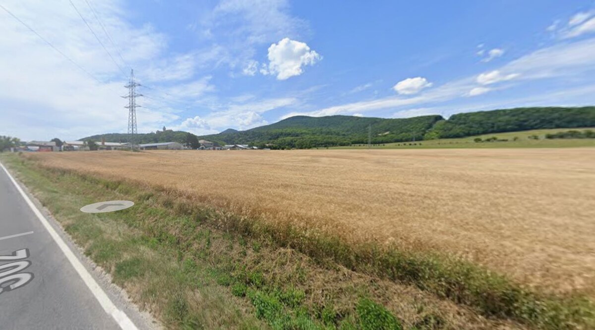 Investičná orná pôda 1 583 m² v Smoleniciach — foto 2