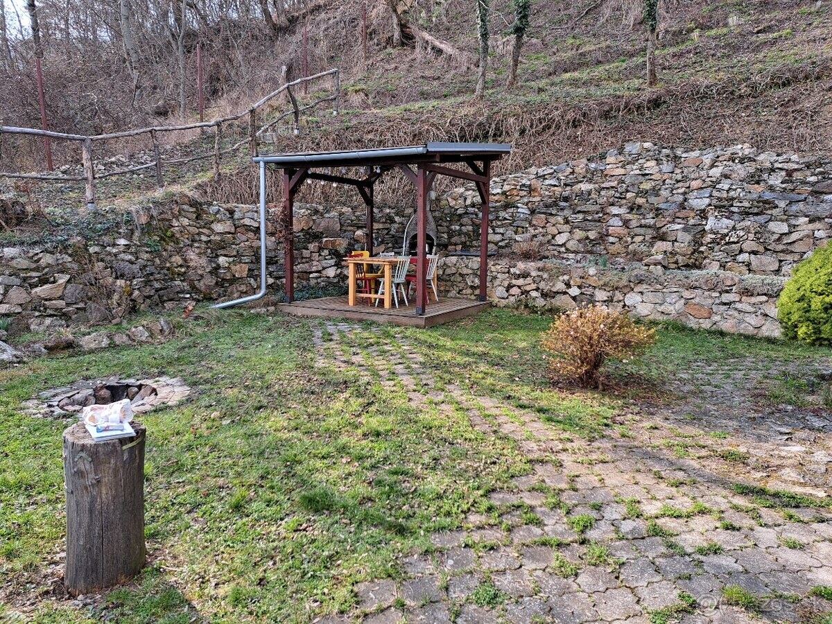 Slnečná chata v Malých Karpatoch pod Slepým vrchom — foto 12