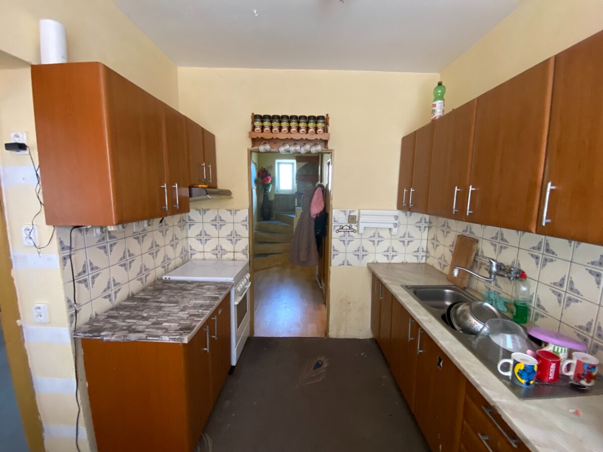 Exkluzívne na predaj RD s dvomi bytovými jednotkami — foto 2
