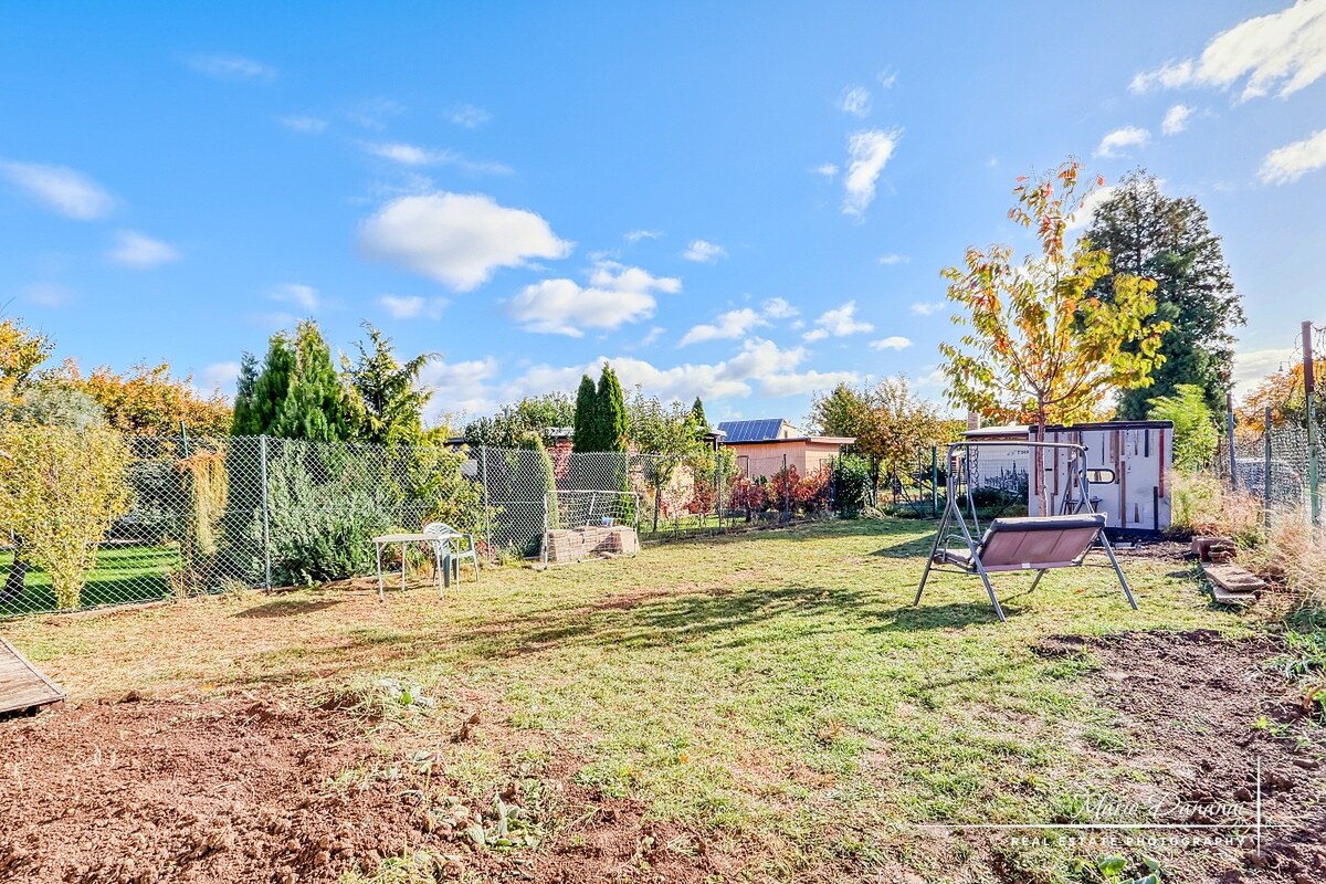 Záhrada s mobilným domčekom na Chovateľskej ulici v Trnave — foto 2