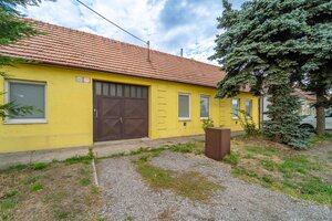 PREDAJ 4IZB. RD S PRIESTRANNÝM POZEMKOM  V MODRE KRÁĹOVEJ — foto 1