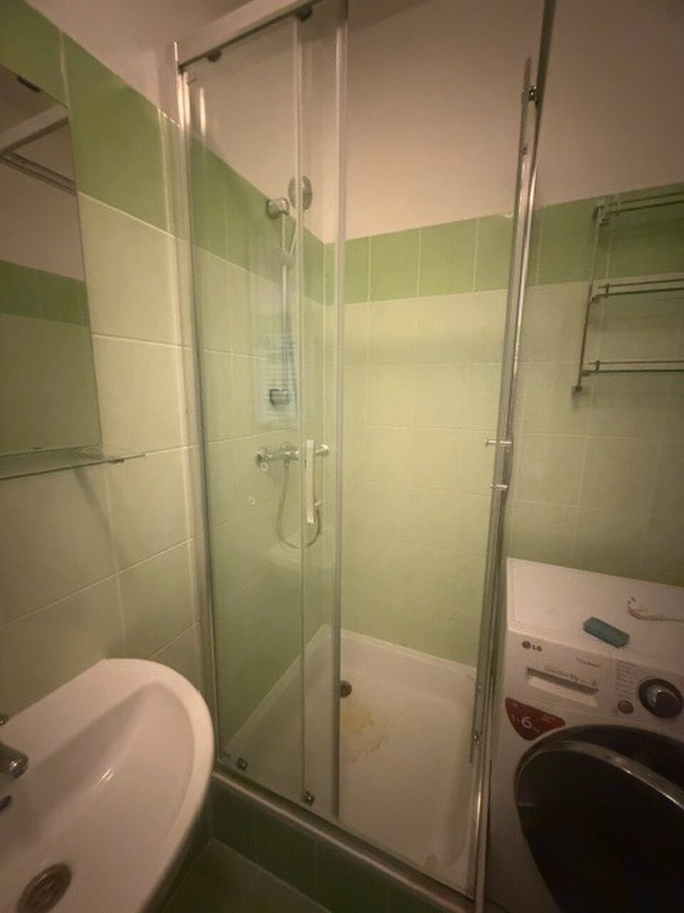 MALÁ GARSÓNKA  pre nenáročného klienta — foto 4