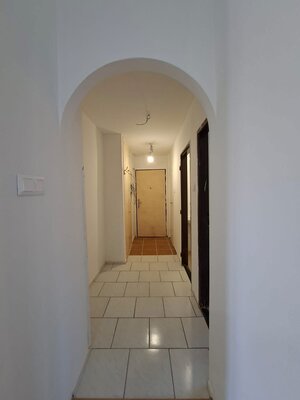 TEHLOVÝ 2 IZBOVÝ BYT PRIAMO V CENTRE — foto 7