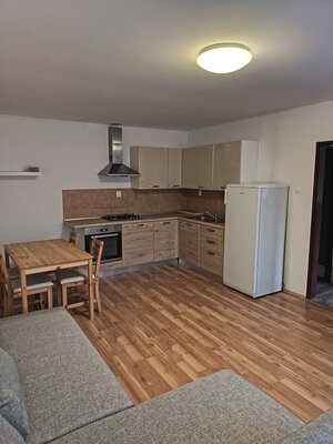 ZARIADENÁ NOVOSTAVBA PRIAMO V CENTRE s parkovaním — foto 4