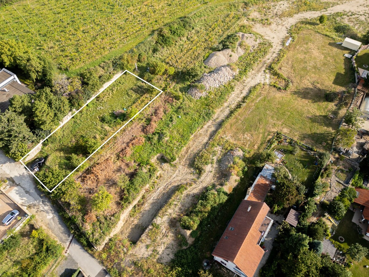 ATRAKTÍVNÝ SP VO SVATOM JURE 1088 m2