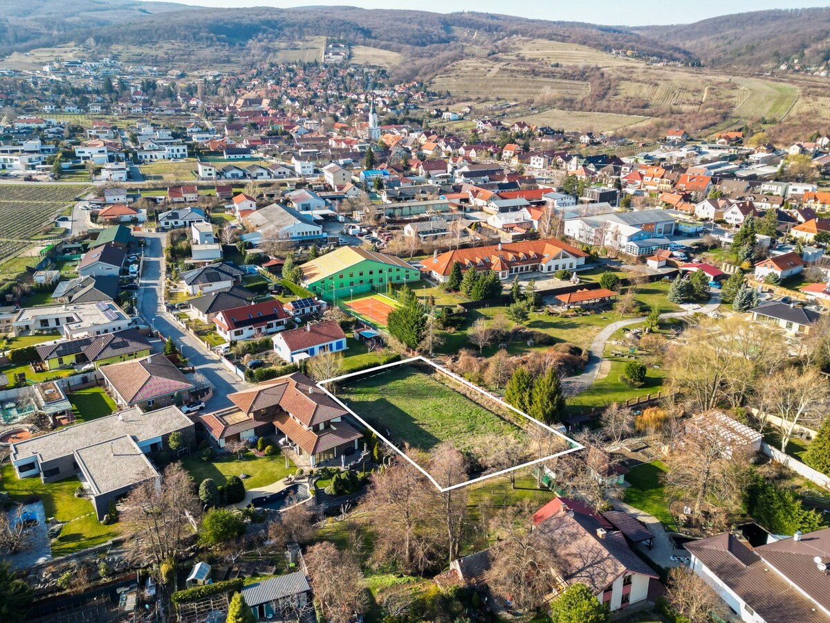SP V LIMBACHU  1310 m2 - SO ST.POVOLENÍM A PROJEKTOM V CENE