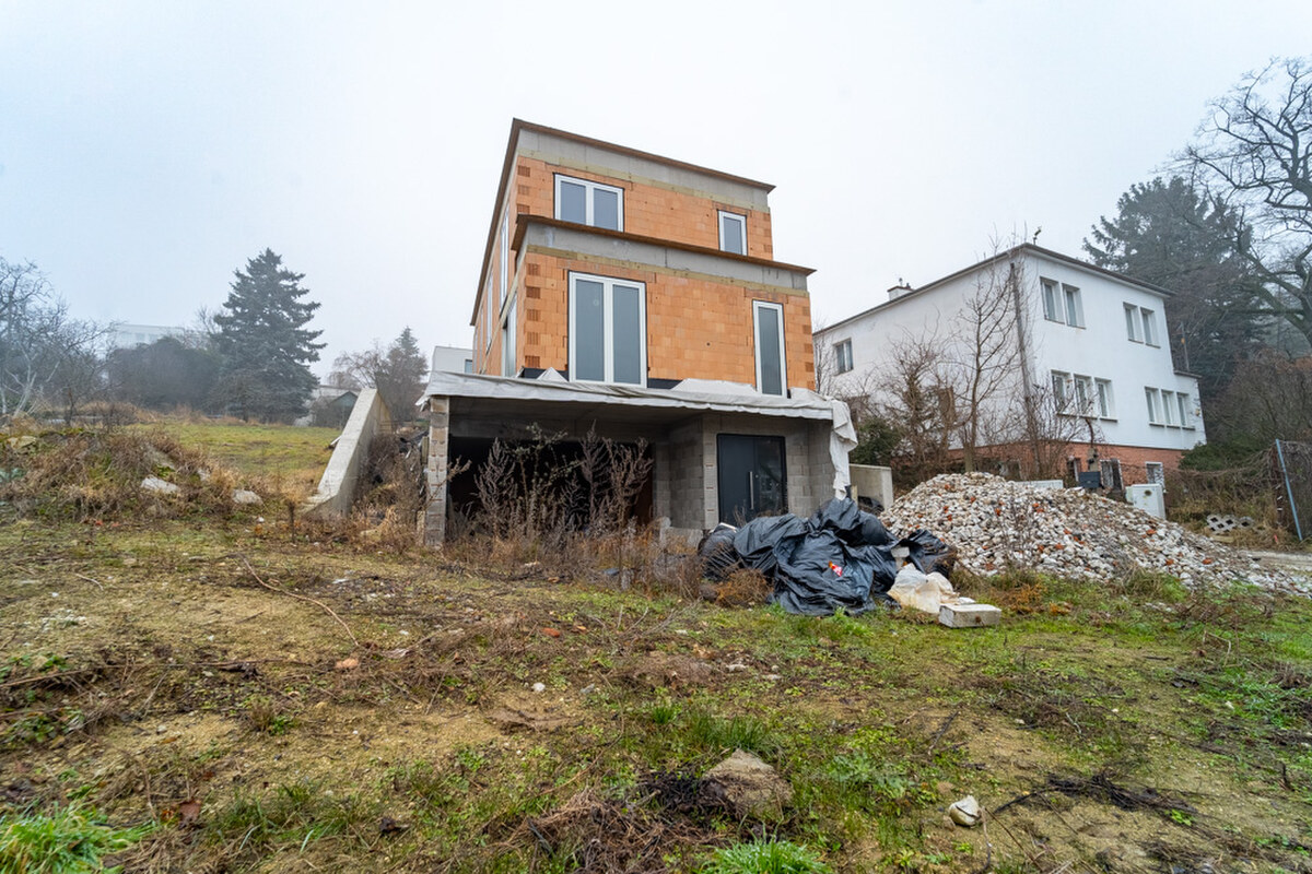 ATRAKTÍVNA MODERNÁ 5 IZB.ROZOSTAVANÁ VILA NA KOLIBE — foto 5