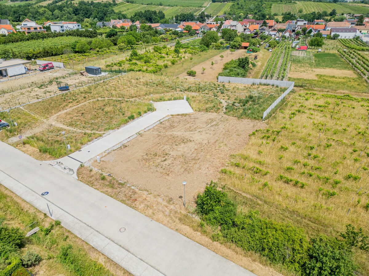 PREDAJ SP VO VINOSADOCH - 640 m2 — foto 9