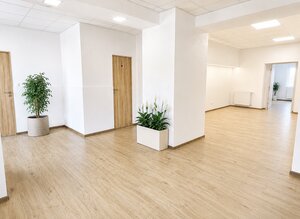 Na prenájom obchodný priestor v centre Pezinka 100m2 — foto 1