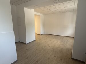 Na prenájom obchodný priestor v centre Pezinka 100m2 — foto 10