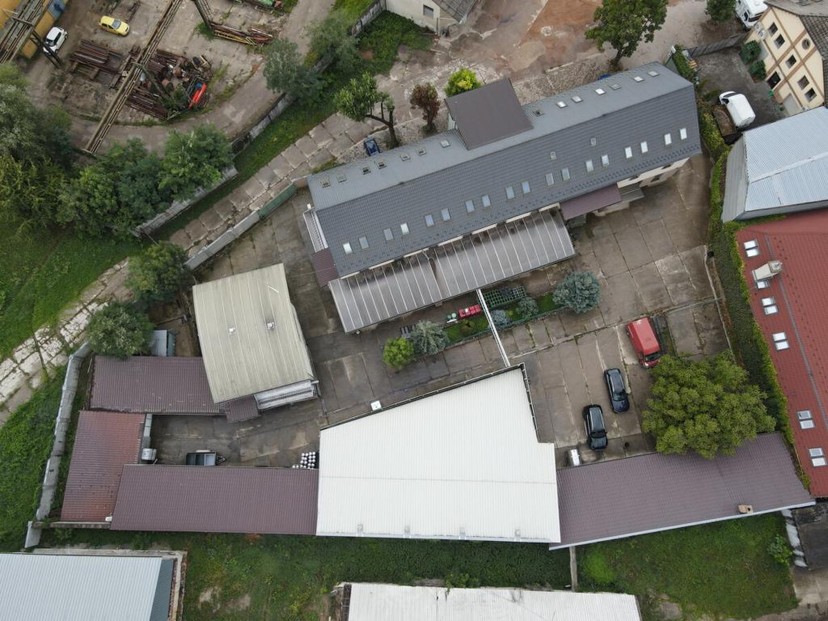 PODNIKATEĹSKÝ AREÁL S BYTOVÝMI JEDNOTKAMI v blízkosti centra — foto 3