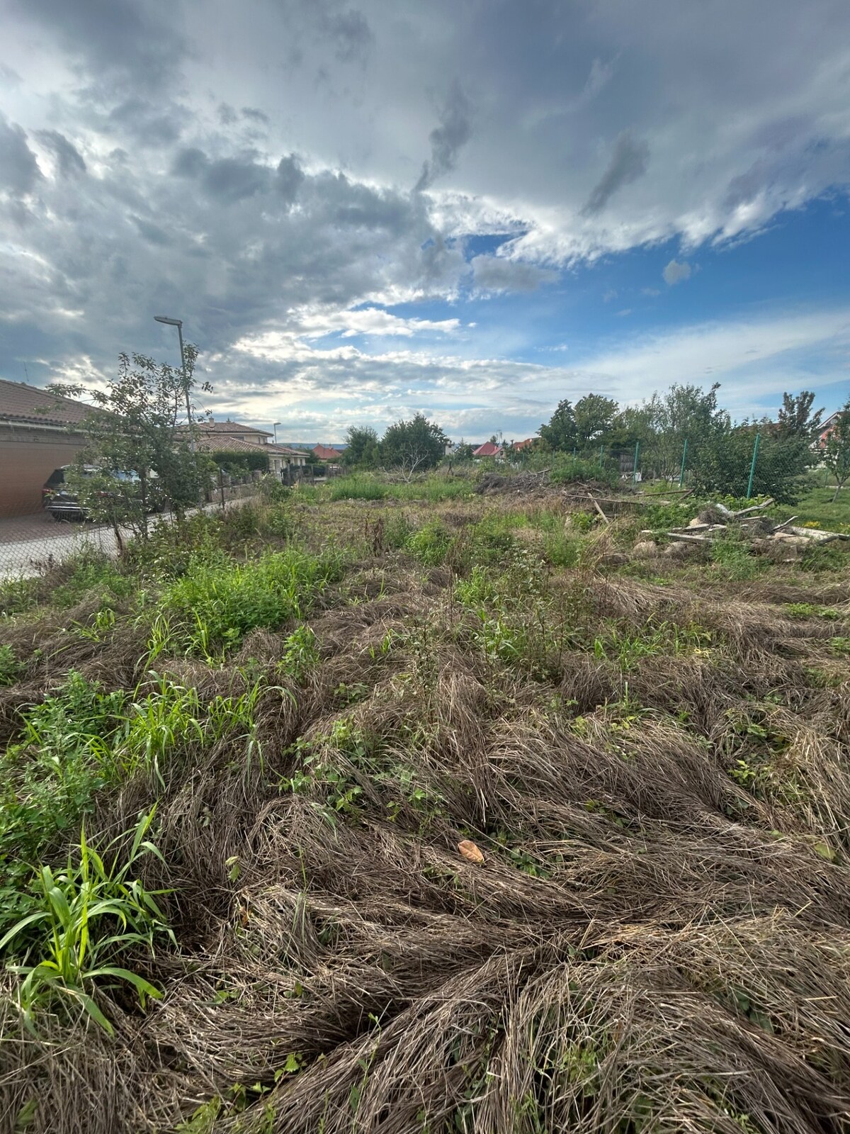 Pozemok vhodný na veľký RD Chorvátsky Grob 1.044m2 — foto 4