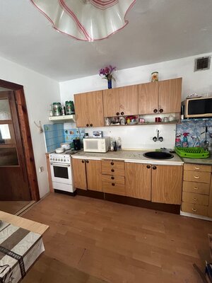 Na predaj starší rodinný dom v obci Budmerice 541m2 — foto 15