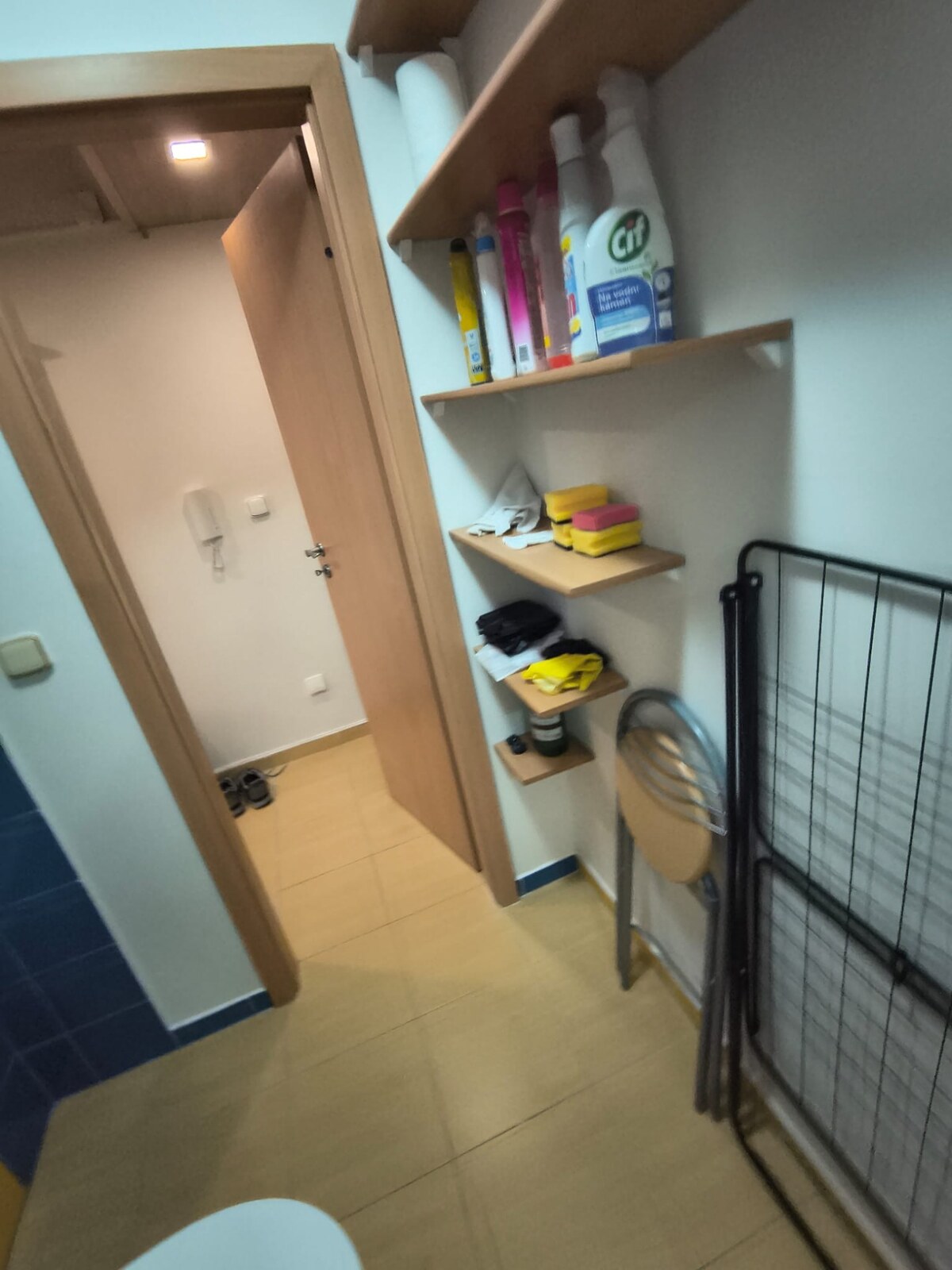 KOMPLET ZARIADENÁ GARSÓNKA PRI PLAVÁRNI — foto 6