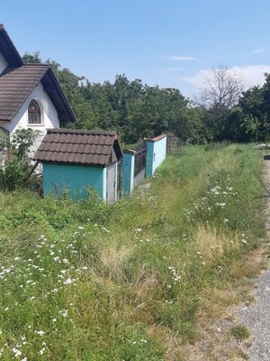 PREDAJ INVESTIČNÉHO POZEMKU V ŠENKVICIACH NA VÝSTAVBU RD - 2197 m2 — foto 3