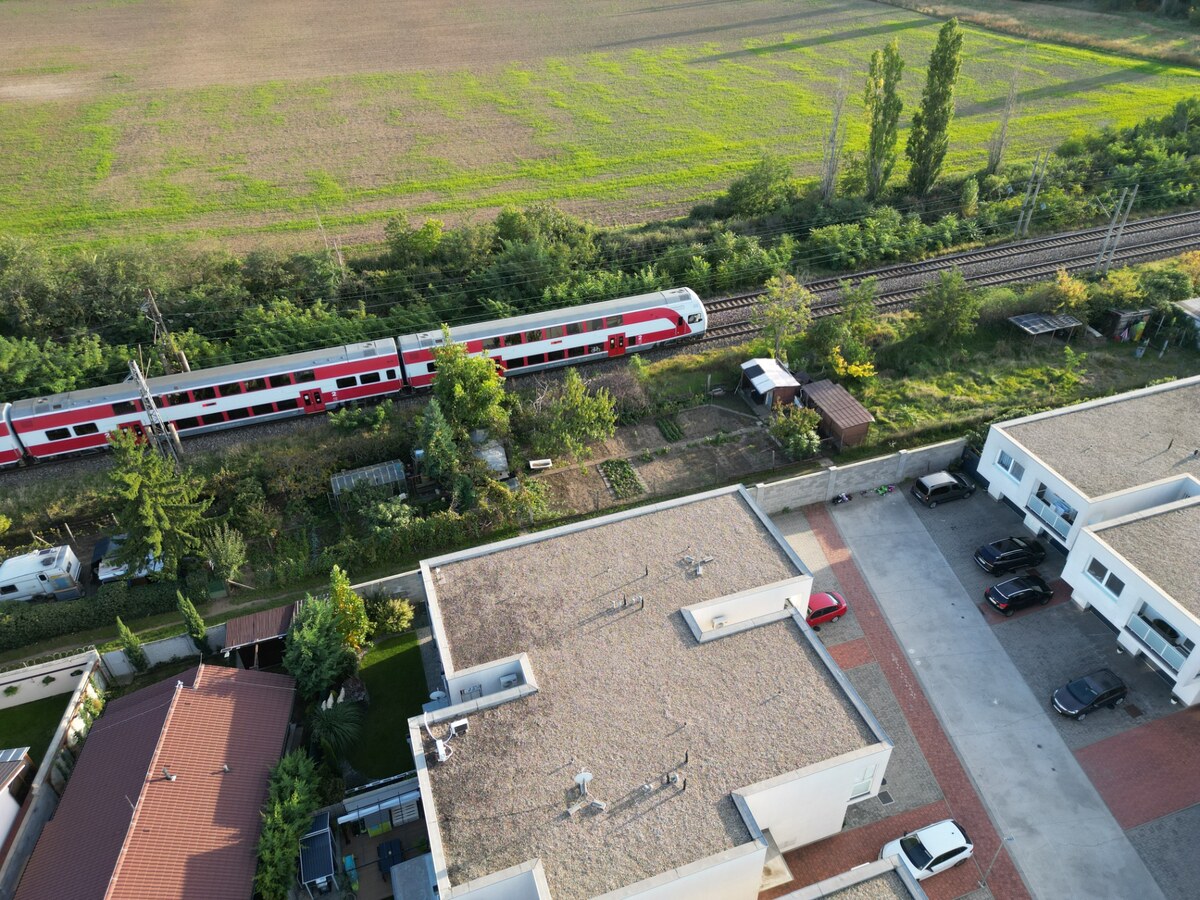 ATRAKTÍVNY 2 IZBOVÝ BYT S VLASTNOU ZÁHRADKOU a 3 parkovacími miestami — foto 17
