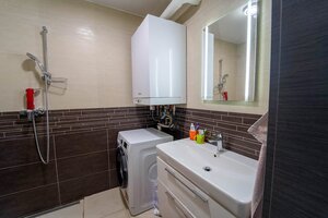 ATRAKTÍVNY 2 IZBOVÝ BYT S VLASTNOU ZÁHRADKOU a 3 parkovacími miestami — foto 13