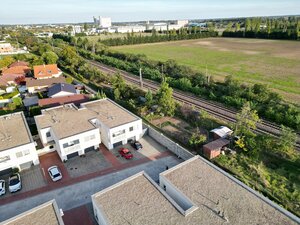 ATRAKTÍVNY 2 IZBOVÝ BYT S VLASTNOU ZÁHRADKOU a 3 parkovacími miestami — foto 18