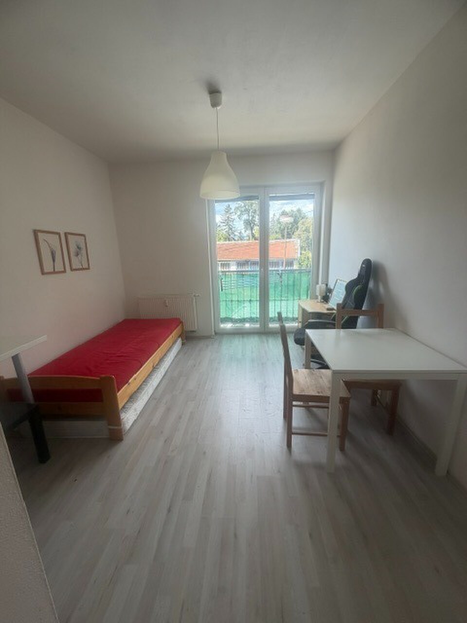 MALÁ GARSÓNKA  pre nenáročného klienta — foto 3